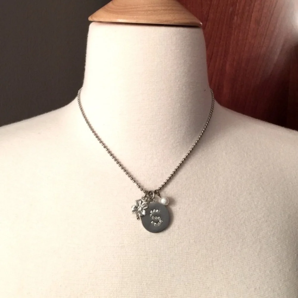 Silver rhinestone  S necklace